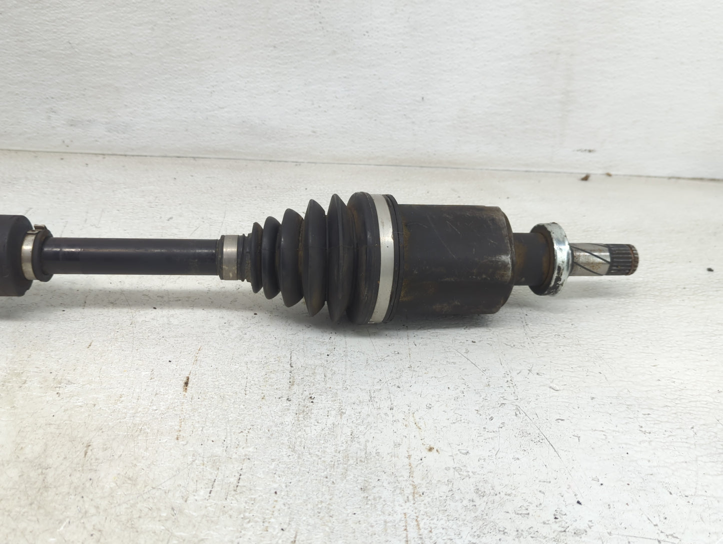 2013-2016 Chevrolet Cruze Axle Shaft Front Passenger Cv C/v - Oemusedautoparts1.com