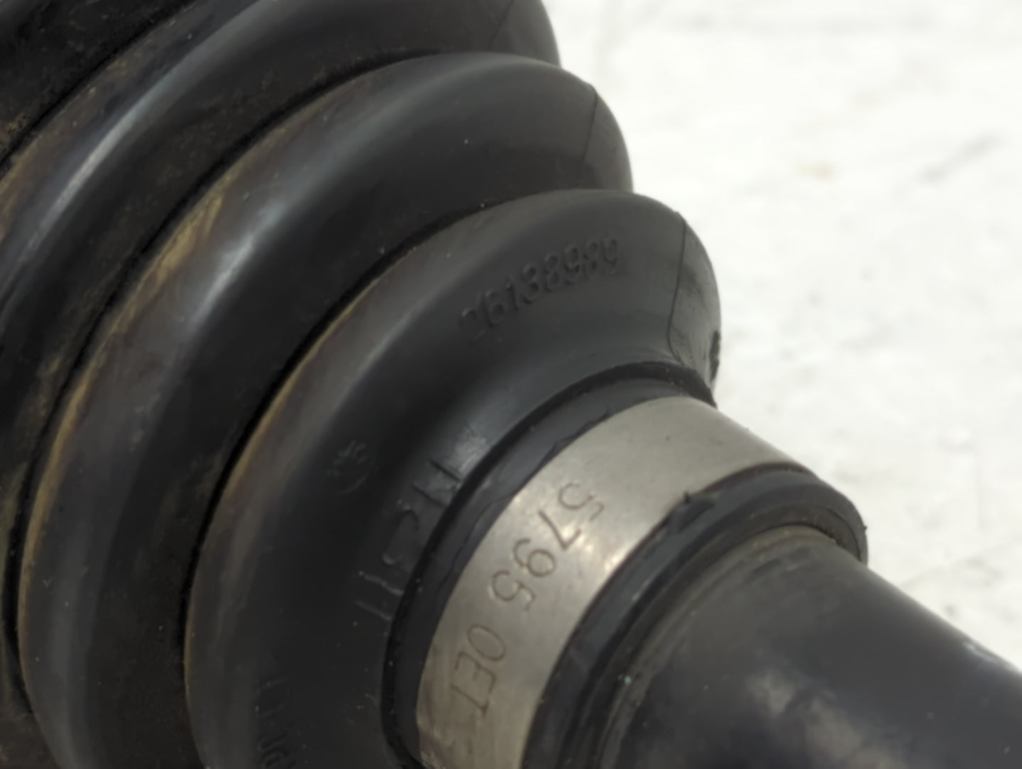 2013-2016 Chevrolet Cruze Axle Shaft Front Passenger Cv C/v - Oemusedautoparts1.com