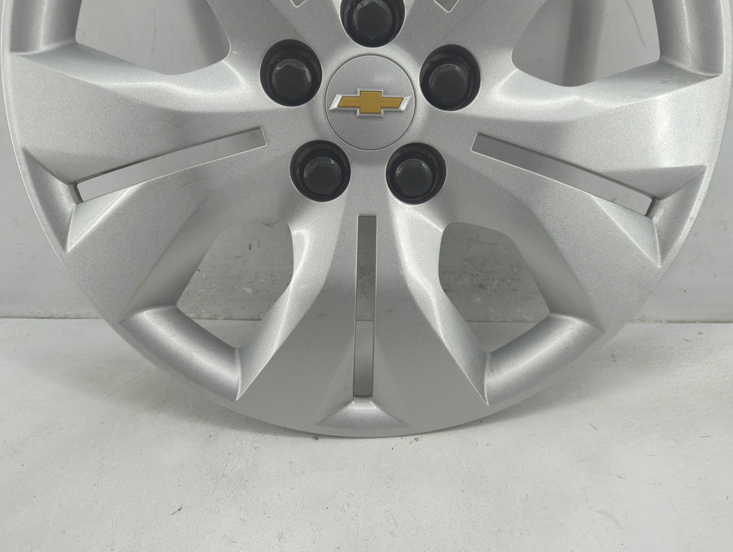 2016 Chevrolet Cruze Driver Front Wheel Hub Oem 1415874 - Oemusedautoparts1.com