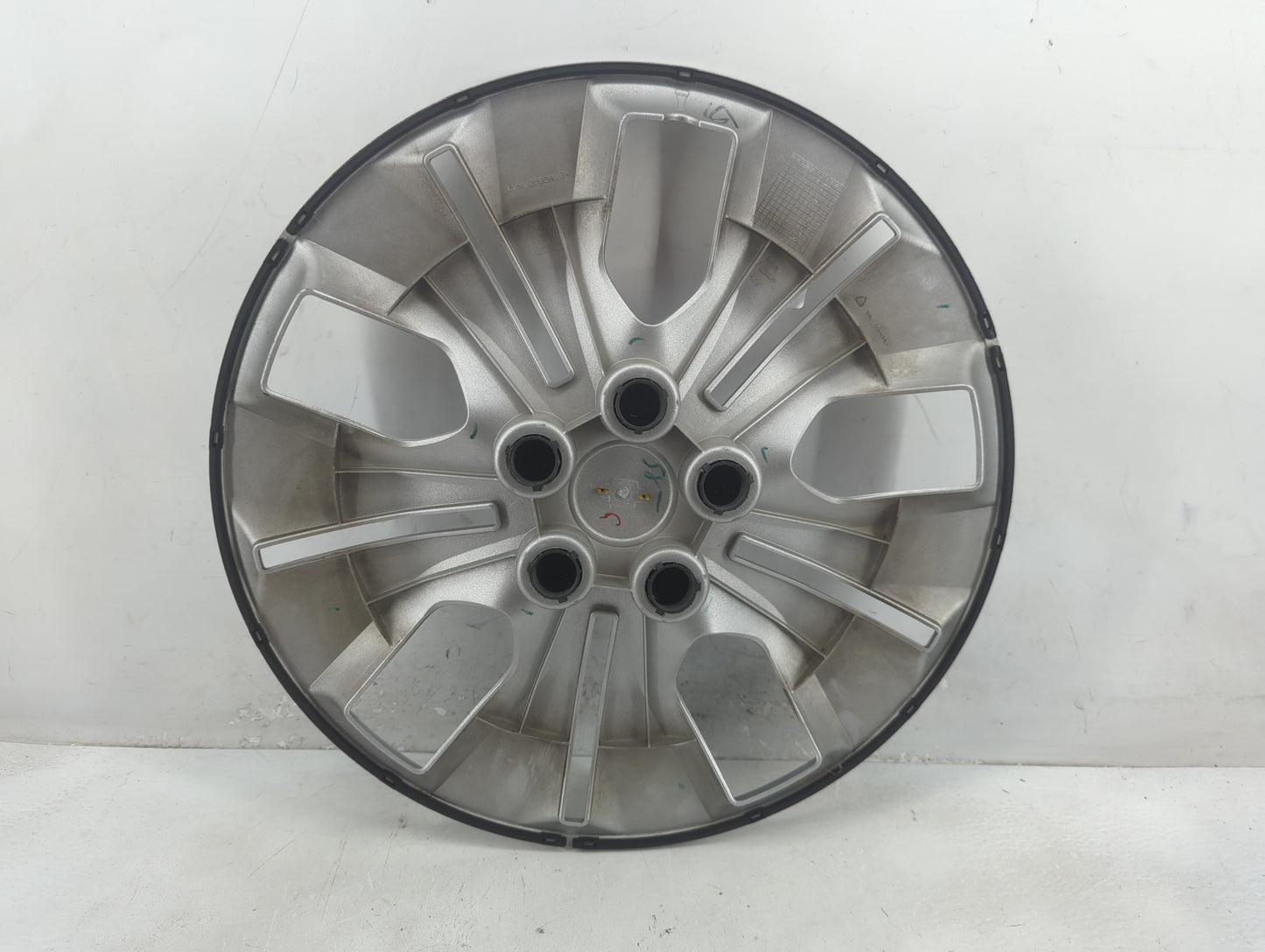 2016 Chevrolet Cruze Driver Front Wheel Hub Oem 1415874 - Oemusedautoparts1.com