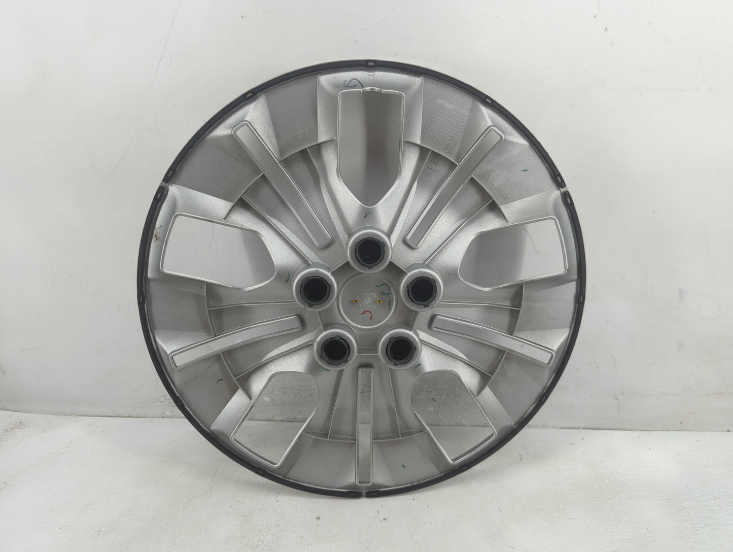 2016 Chevrolet Cruze Driver Front Wheel Hub Oem 1415876 - Oemusedautoparts1.com