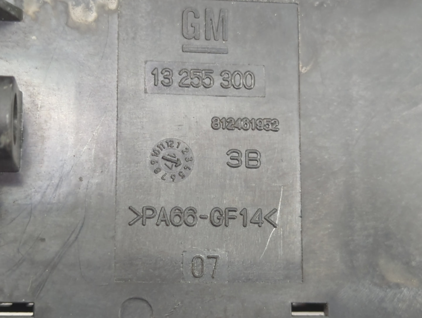 2015-2016 Chevrolet Cruze Fusebox Fuse Box Panel Relay Module P/N:812461952 13 255 300 Fits Fits 2015 2016 OEM Used Auto Par