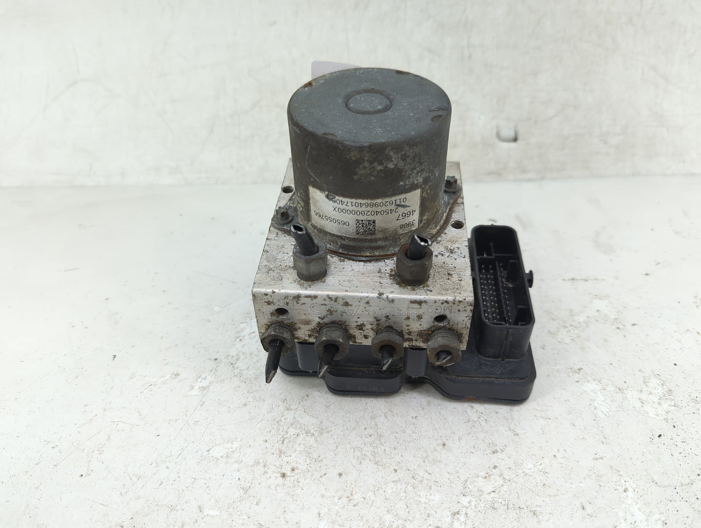 2016 Chevrolet Cruze ABS Pump Control Module Replacement P/N:39064667 Fits OEM Used Auto Parts - Oemusedautoparts1.com