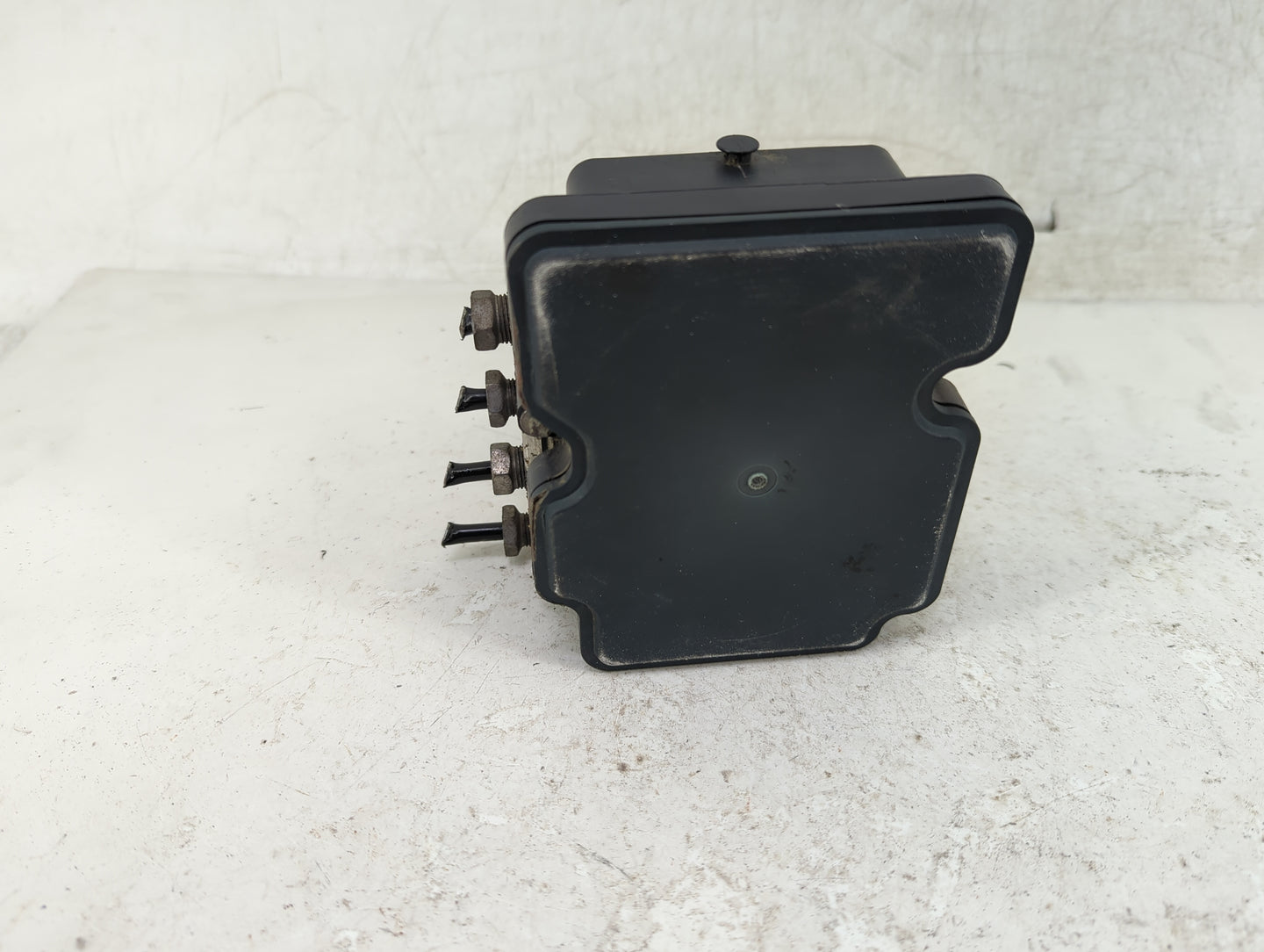 2016 Chevrolet Cruze ABS Pump Control Module Replacement P/N:39064667 Fits OEM Used Auto Parts - Oemusedautoparts1.com