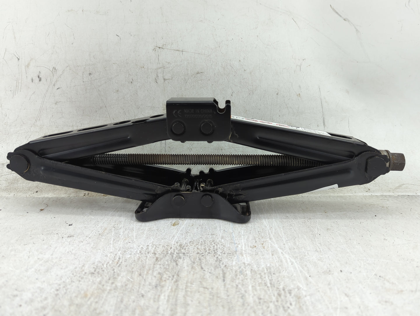 2016 Chevrolet Cruze Spare Scissor Car Jack 1431600 - Oemusedautoparts1.com