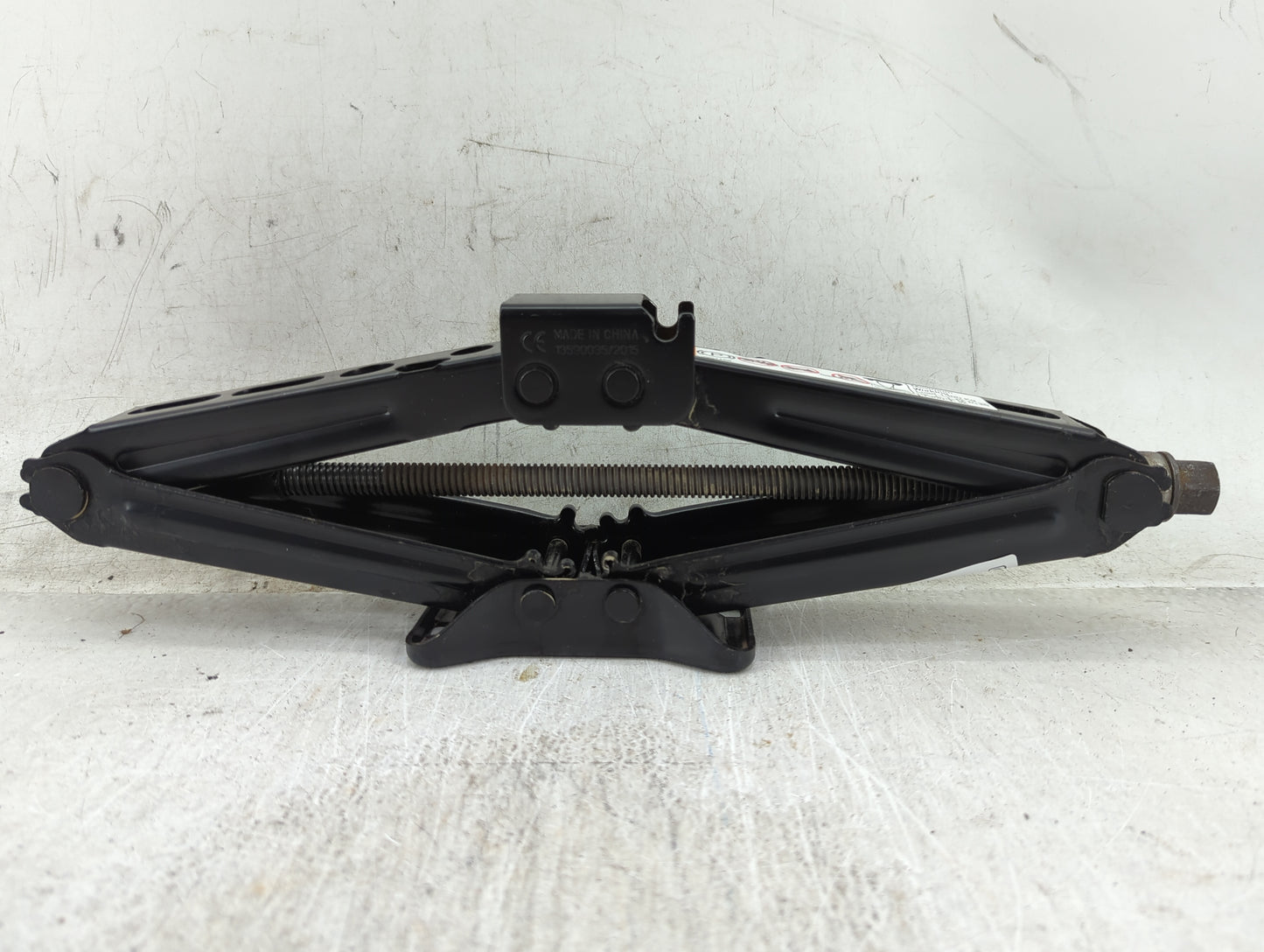 2016 Chevrolet Cruze Spare Scissor Car Jack - Oemusedautoparts1.com
