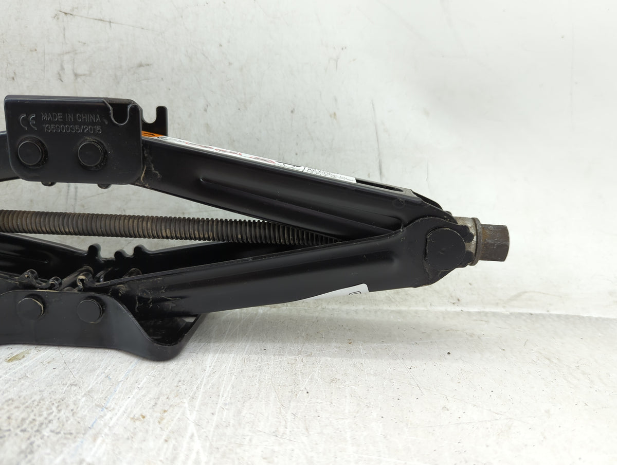 2016 Chevrolet Cruze Spare Scissor Car Jack 1431600 - Oemusedautoparts1.com