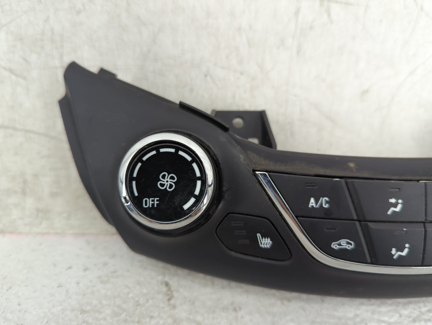 2016-2018 Chevrolet Cruze Climate Control Module Temperature AC/Heater Replacement P/N:39028879 7003070200000X Fits OEM Used