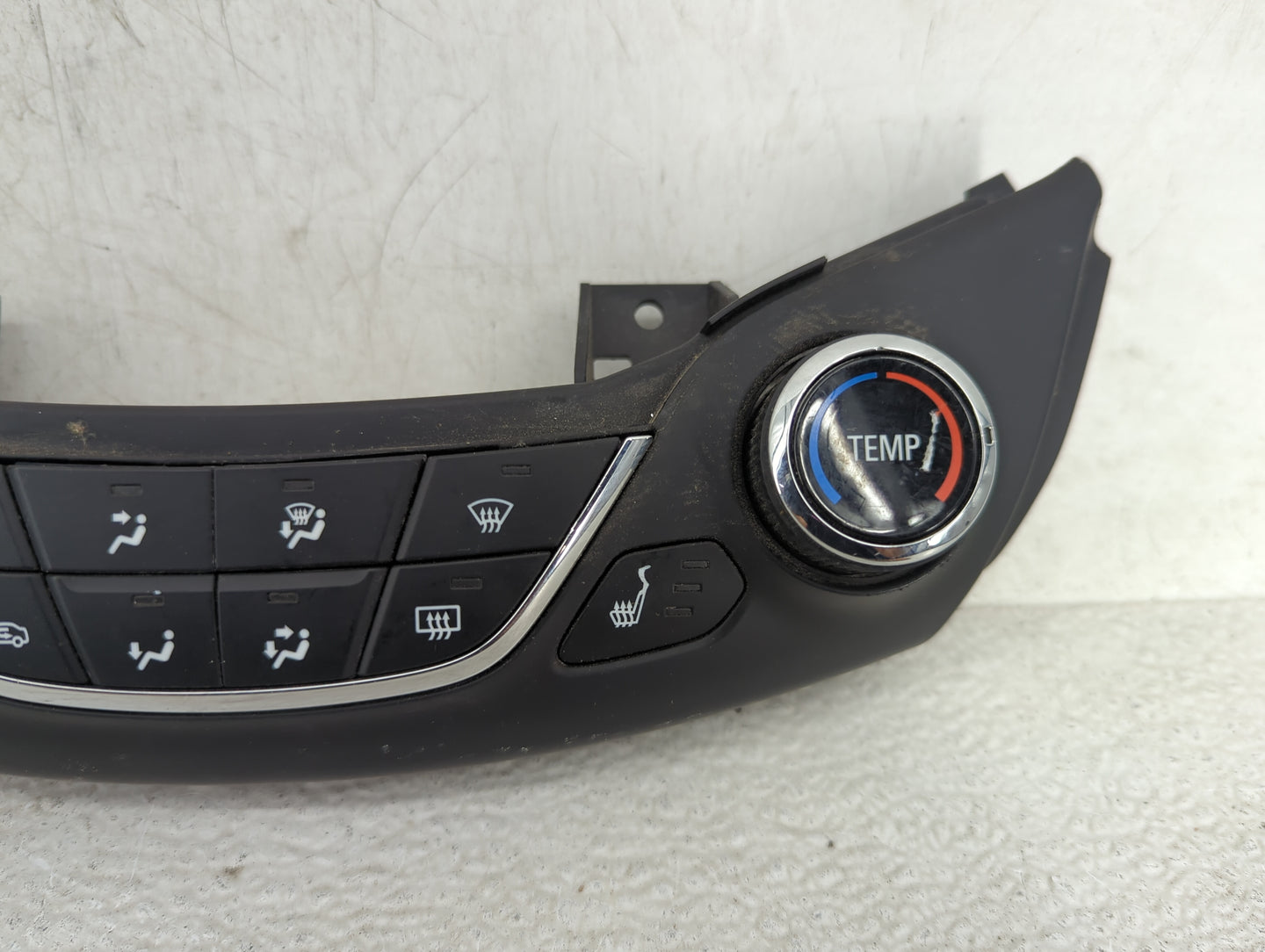 2016-2018 Chevrolet Cruze Climate Control Module Temperature AC/Heater Replacement P/N:39028879 7003070200000X Fits OEM Used