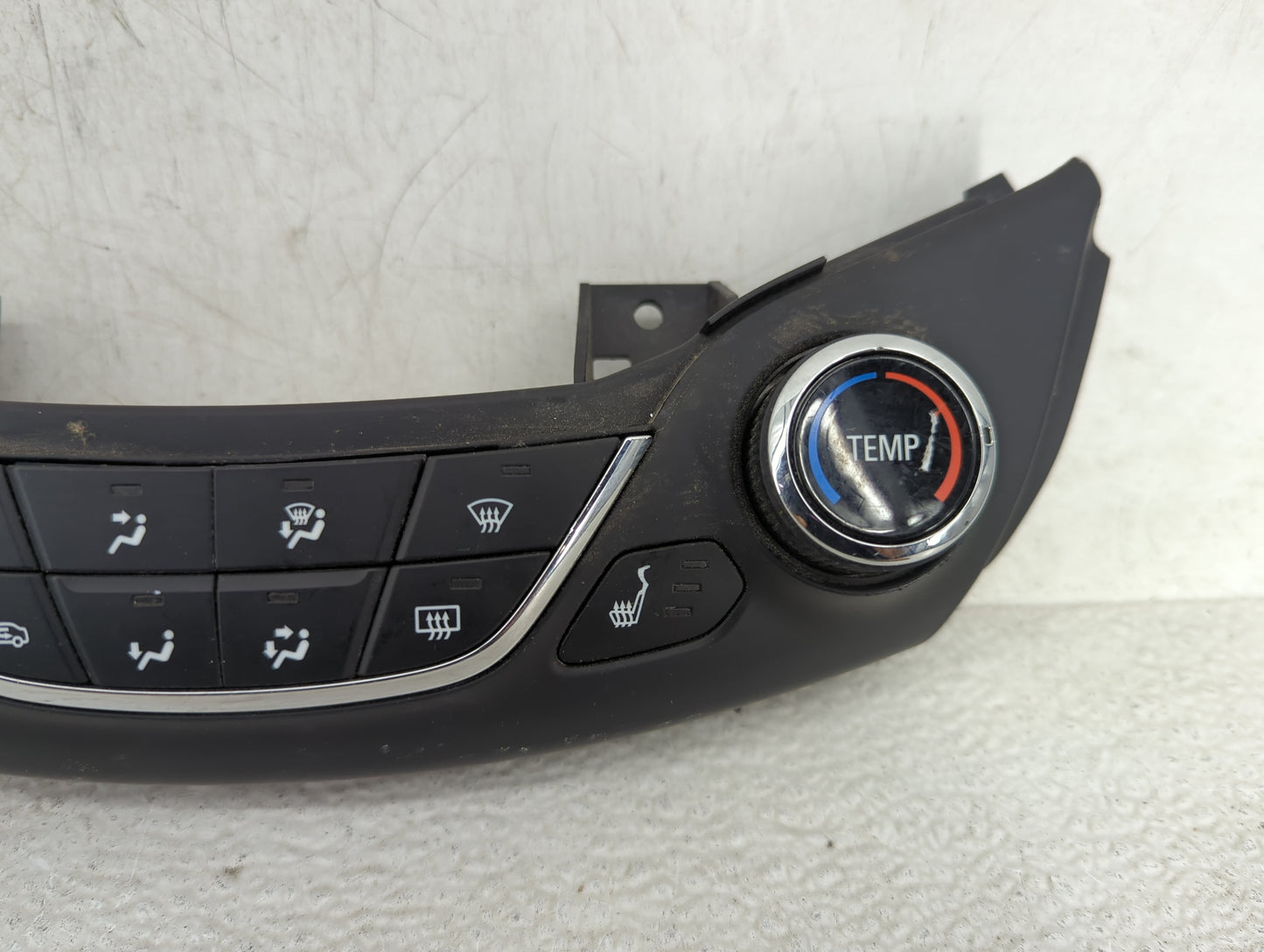2016-2018 Chevrolet Cruze Climate Control Module Temperature AC/Heater Replacement P/N:39028879 7003070200000X Fits OEM Used