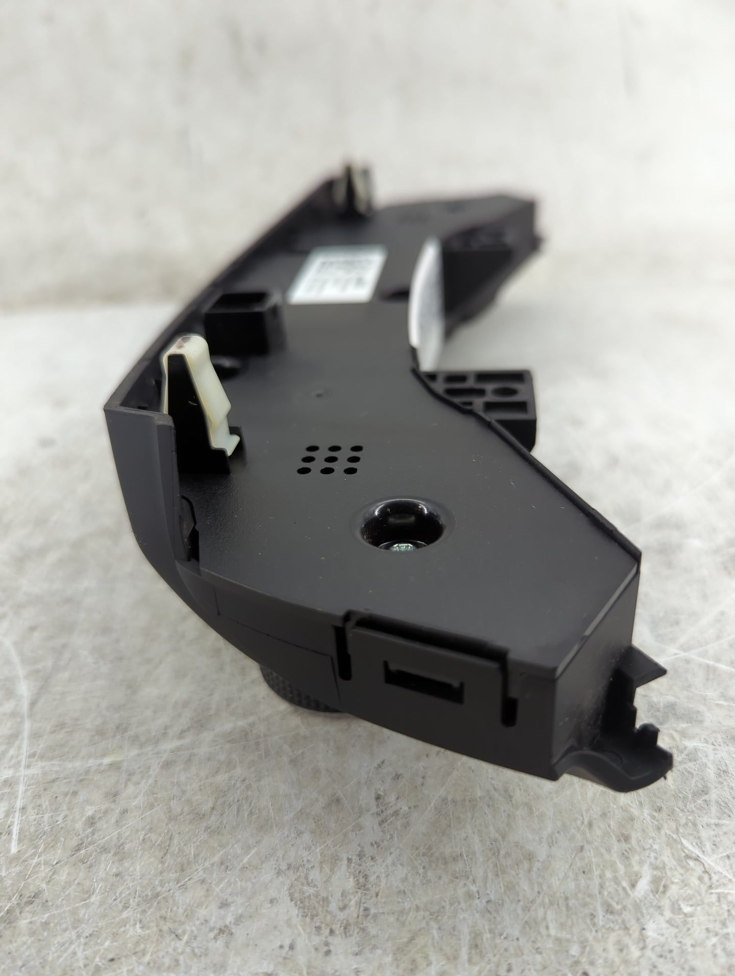 2016-2018 Chevrolet Cruze Climate Control Module Temperature AC/Heater Replacement P/N:39028880 7003070200000X Fits OEM Used