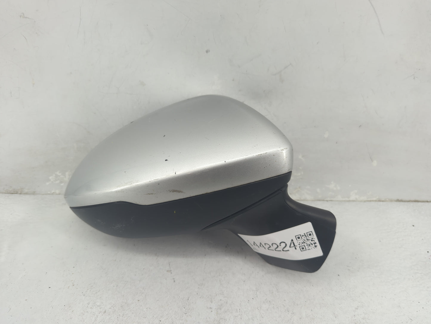 2016-2019 Chevrolet Cruze Passenger Side View Mirror - Right Door Mirror OEM Used - Oemusedautoparts1.com