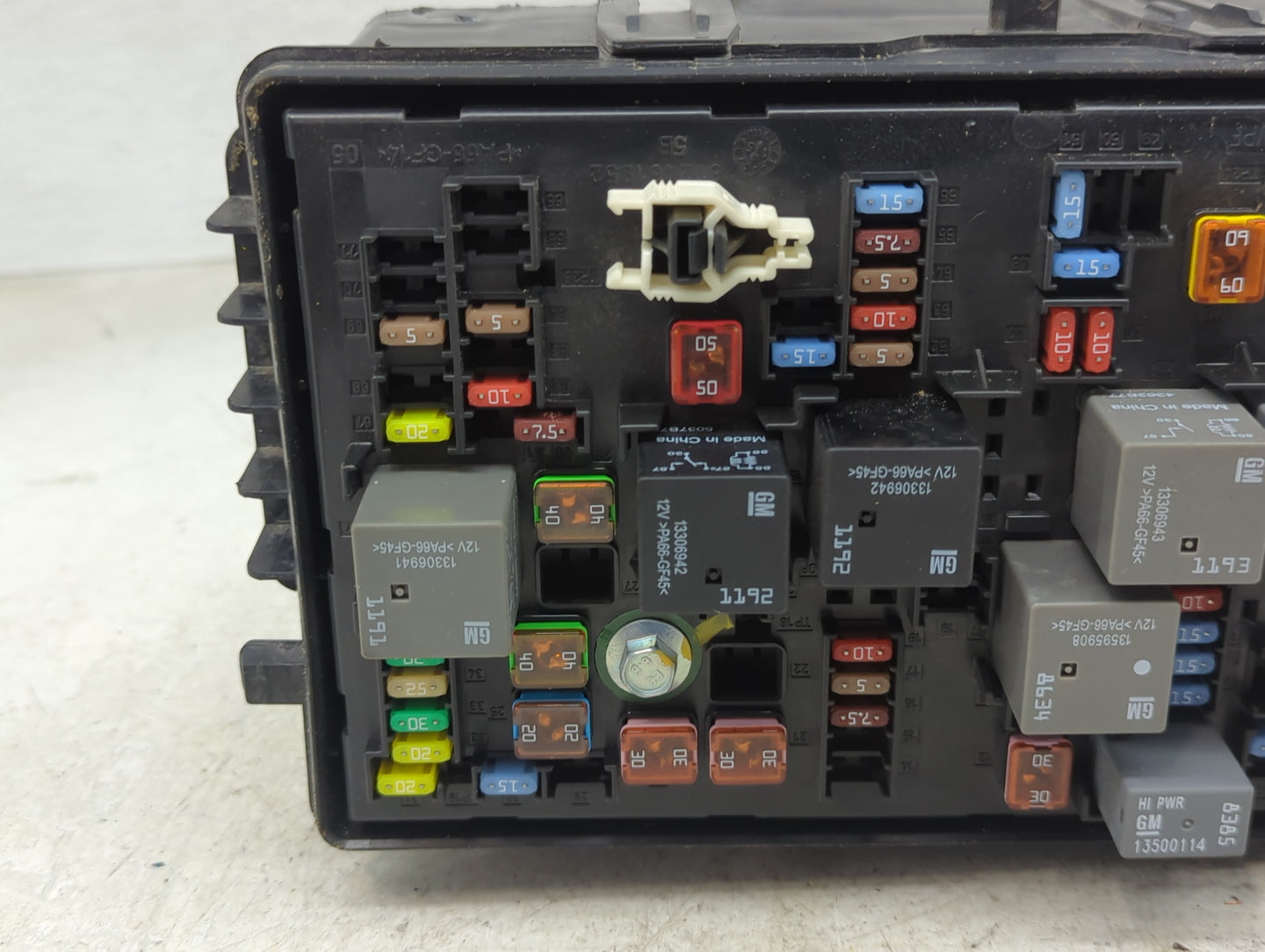 2015-2016 Chevrolet Cruze Fusebox Fuse Box Panel Relay Module P/N:94552220 Fits Fits 2015 2016 OEM Used Auto Parts - Oemused