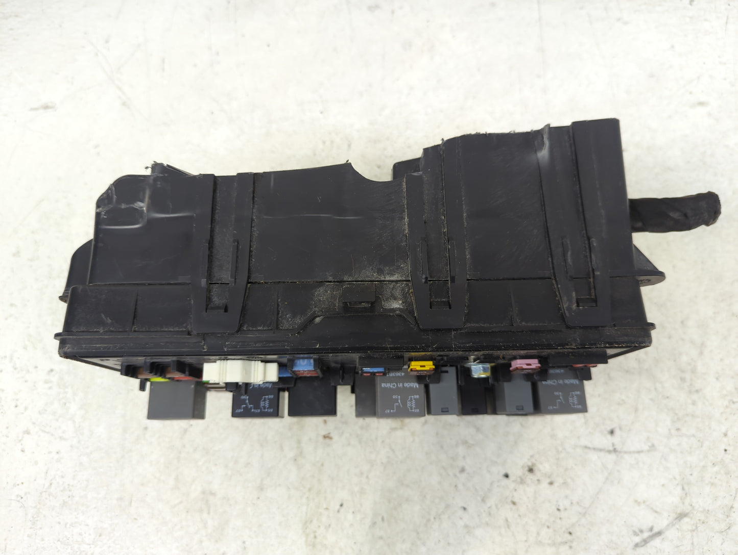 2015-2016 Chevrolet Cruze Fusebox Fuse Box Panel Relay Module P/N:94552220 Fits Fits 2015 2016 OEM Used Auto Parts - Oemused