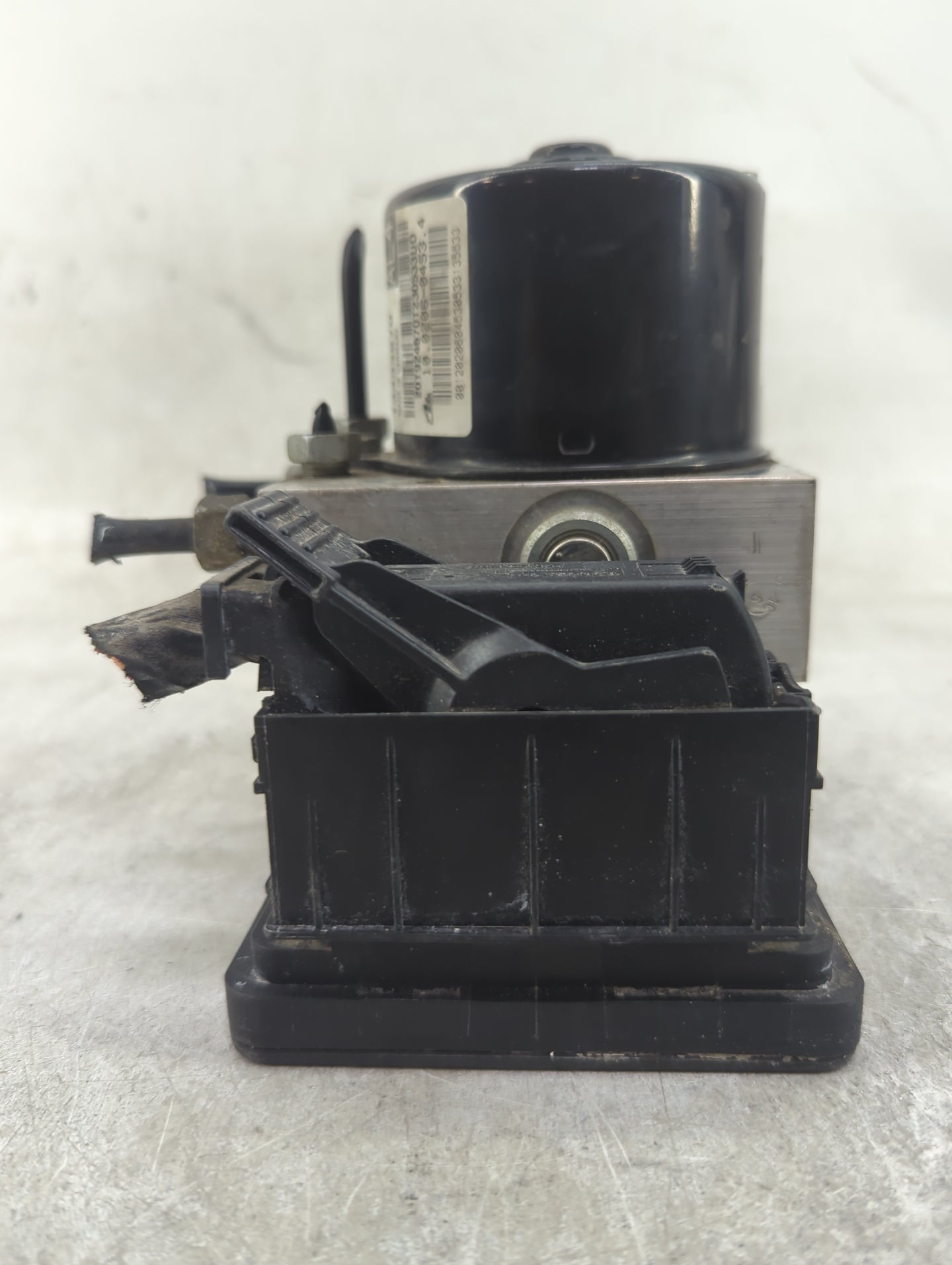 2016 Chevrolet Cruze ABS Pump Control Module Replacement P/N:13434670 Fits OEM Used Auto Parts - Oemusedautoparts1.com