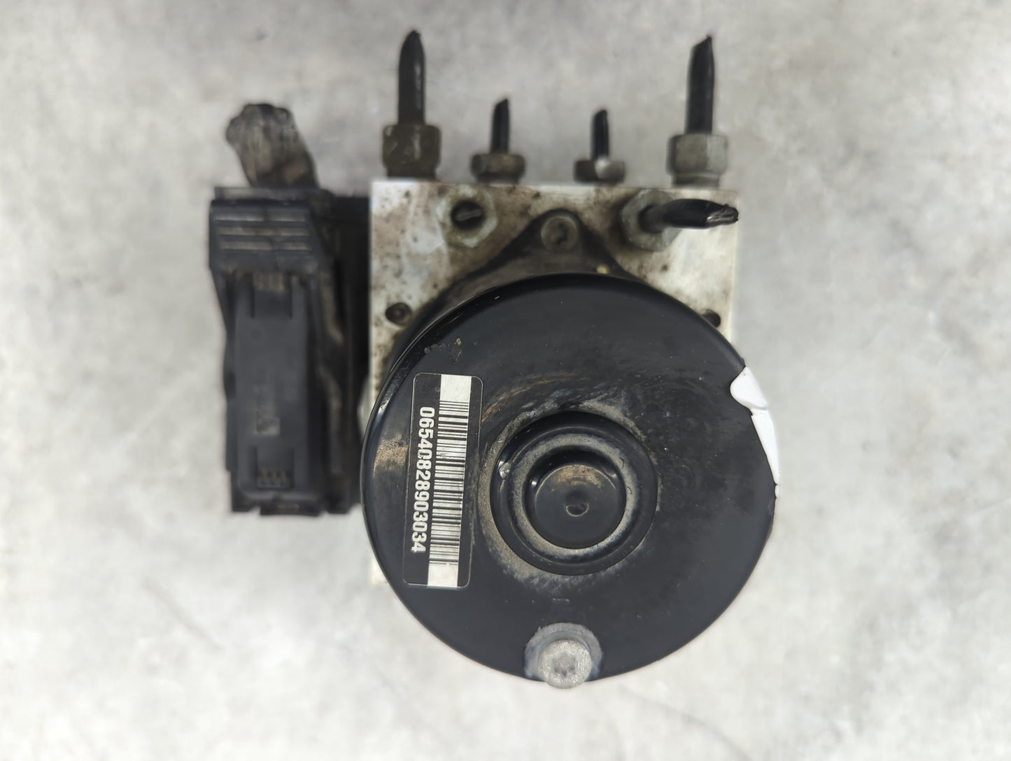 2016 Chevrolet Cruze ABS Pump Control Module Replacement P/N:13434670 Fits OEM Used Auto Parts - Oemusedautoparts1.com