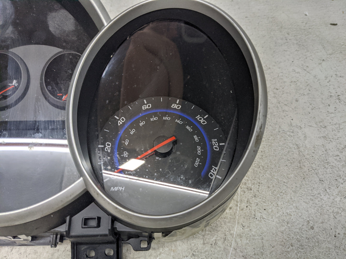 2015-2016 Chevrolet Cruze Instrument Cluster Speedometer Gauges P/N:42362675 AHM9 Miles:119K Fits Fits 2015 2016 OEM Used Au