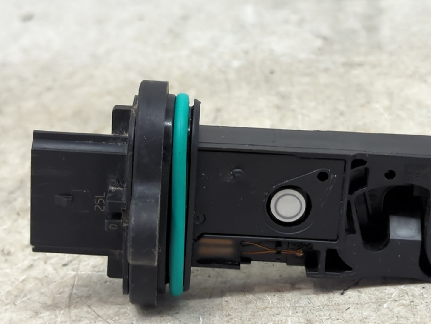 2016-2017 Chevrolet Cruze Mass Air Flow Meter Maf 1486401 - Oemusedautoparts1.com