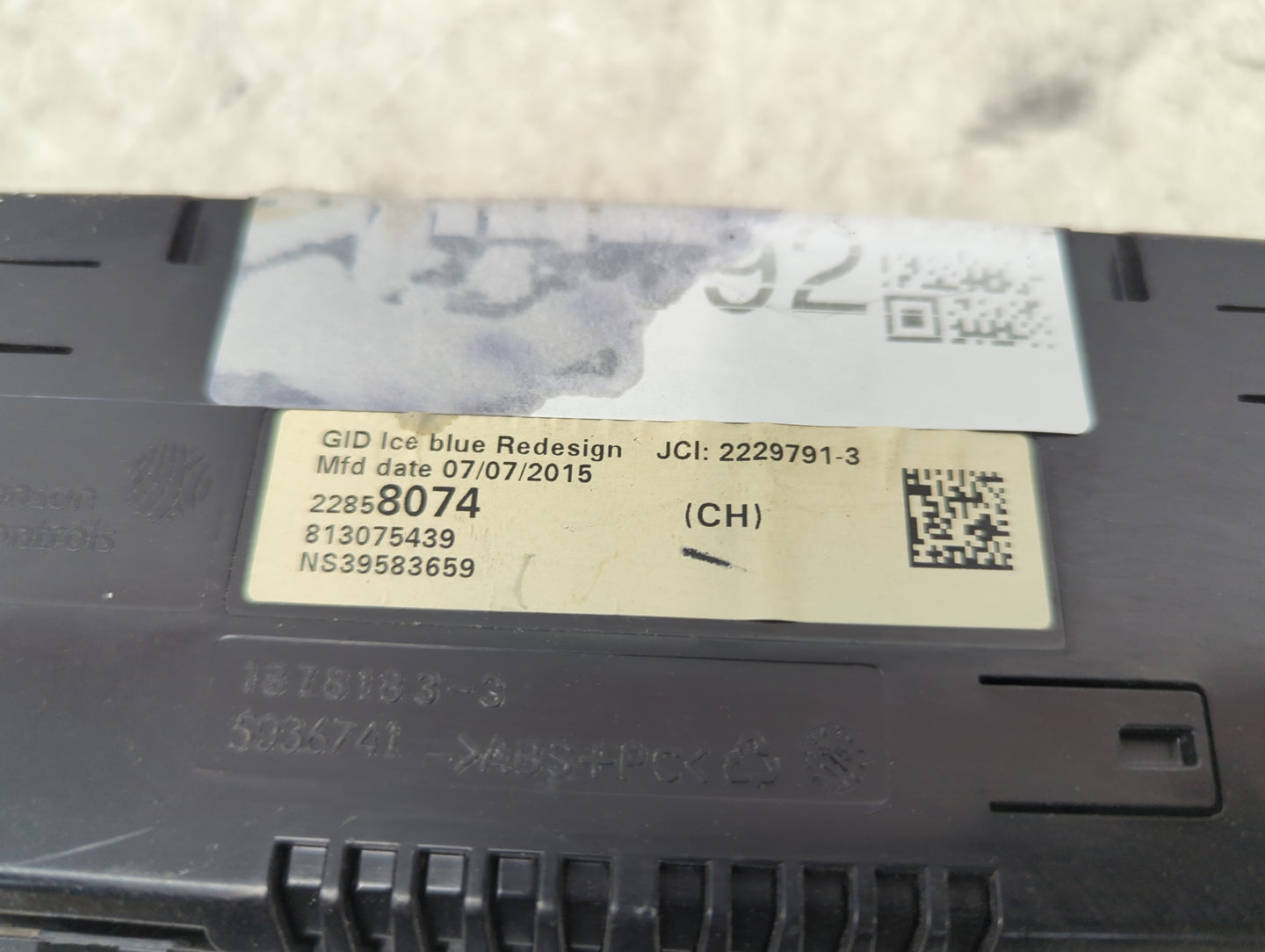 2011-2016 Chevrolet Cruze Information Display Screen 1494392 - Oemusedautoparts1.com