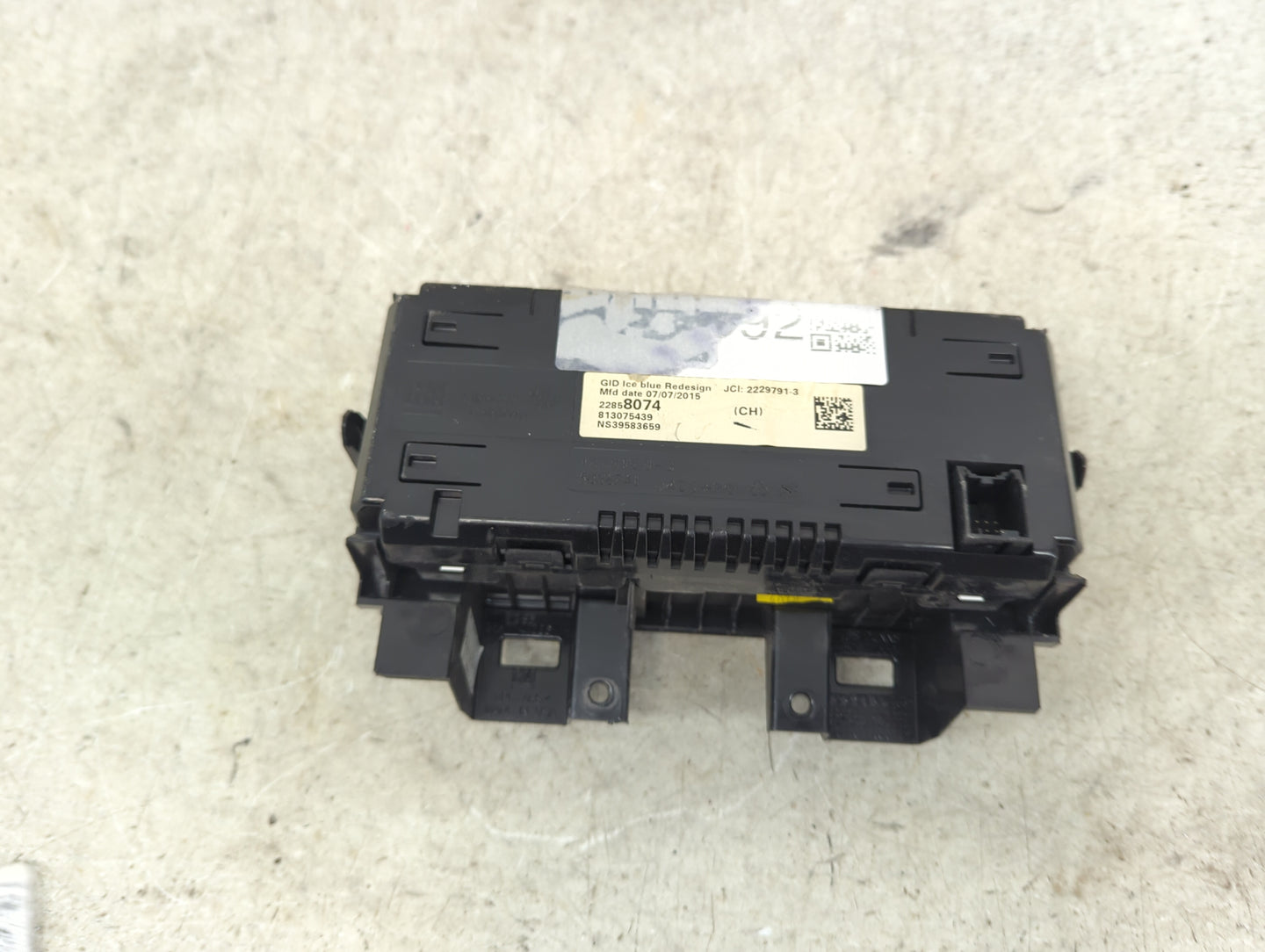 2011-2016 Chevrolet Cruze Information Display Screen 1494392 - Oemusedautoparts1.com