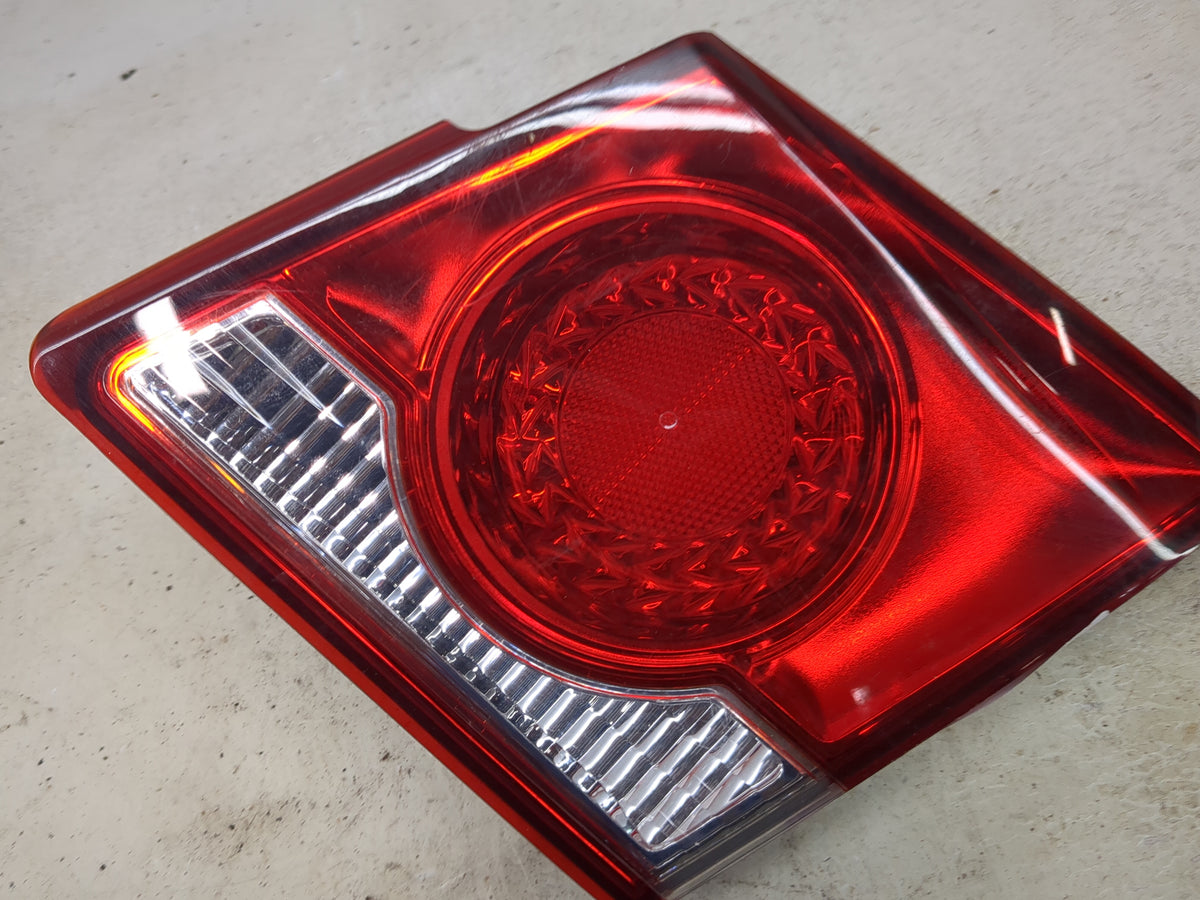 2011 Chevrolet Cruze Passenger Right Side Deck Lid Mounted Tail Light 1512426 - Oemusedautoparts1.com