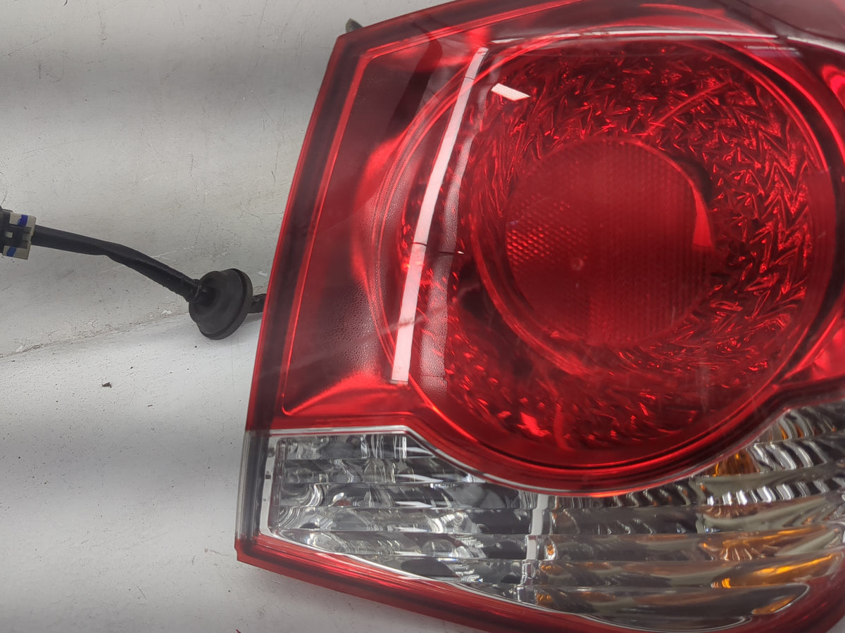 2011 Chevrolet Cruze Passenger Right Side Deck Lid Mounted Tail Light 1520082 - Oemusedautoparts1.com