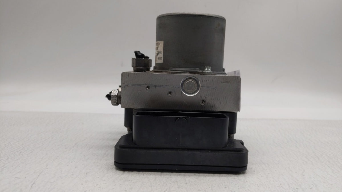2016 Chevrolet Cruze Anti-Lock Brake ABS Pump Module Actuator OEM P/N:065055766 39042384, 39064667, 39064664 Fits OEM Used A