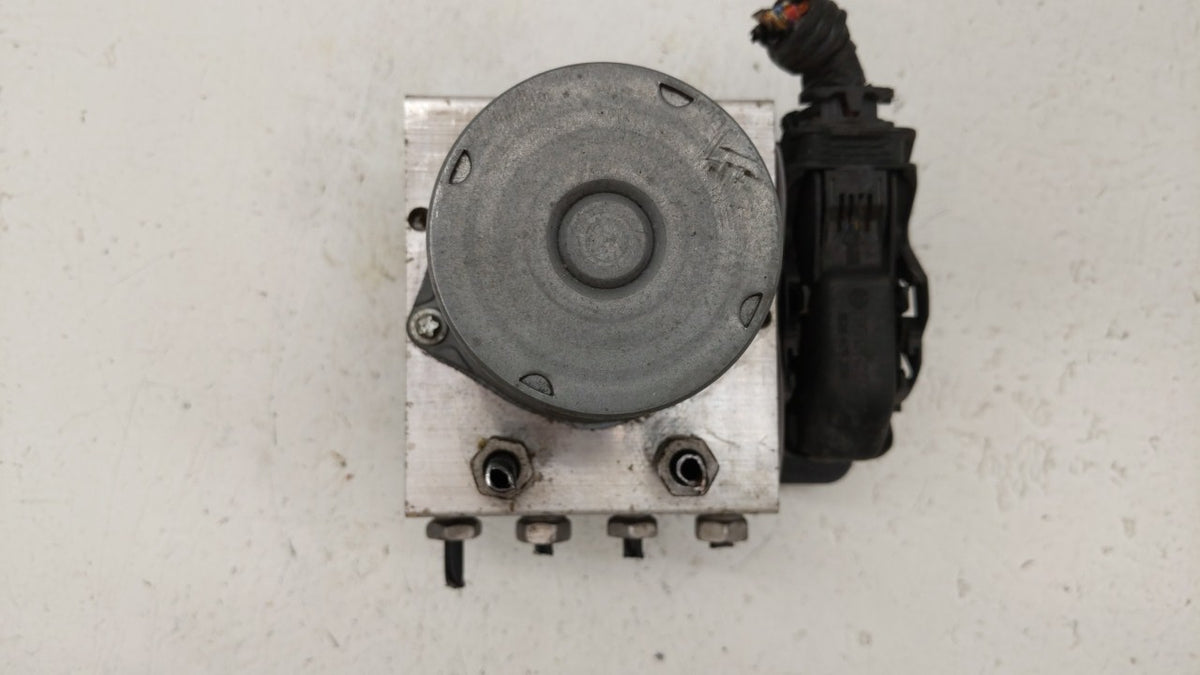 2016 Chevrolet Cruze Anti-Lock Brake ABS Pump Module Actuator OEM P/N:065055766 39042384, 39064667, 39064664 Fits OEM Used A
