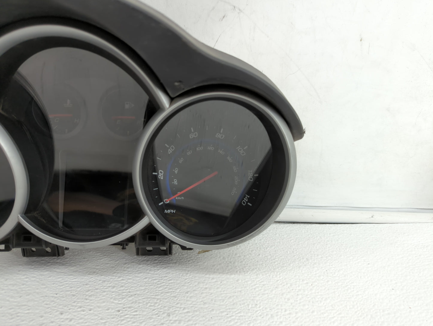 2015-2016 Chevrolet Cruze Instrument Cluster Speedometer Gauges P/N:1529918 95216802, 42362675, 811511914 Fits Fits 2015 201