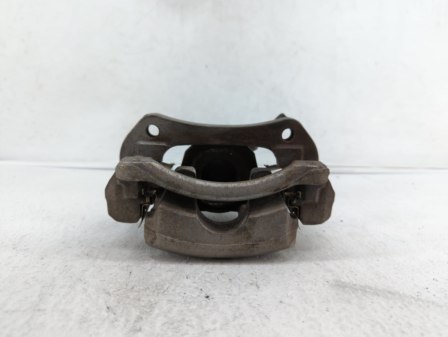 2016-2018 Chevrolet Cruze Front Driver Left Brake Caliper - Oemusedautoparts1.com