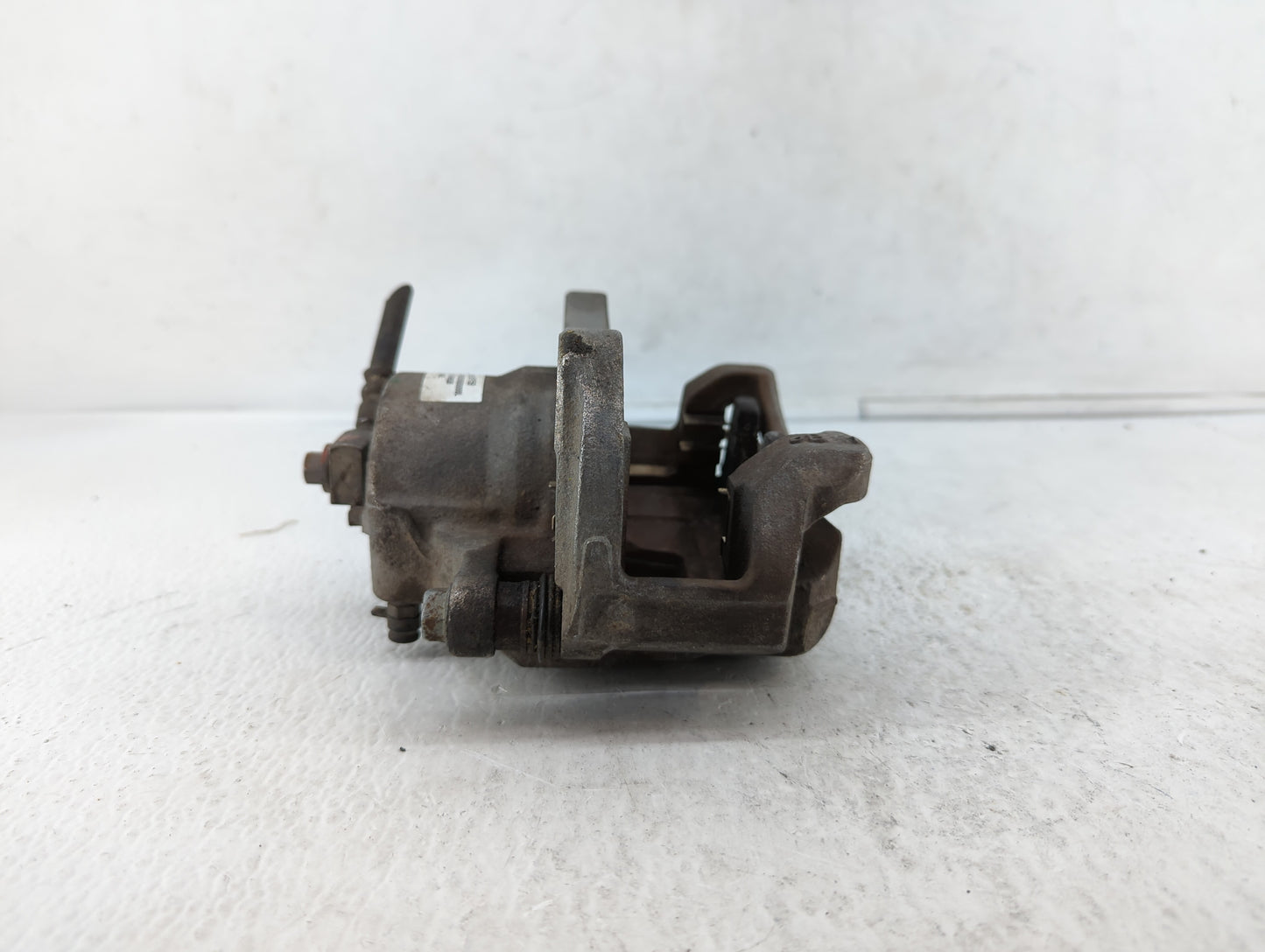 2016-2018 Chevrolet Cruze Front Driver Left Brake Caliper - Oemusedautoparts1.com