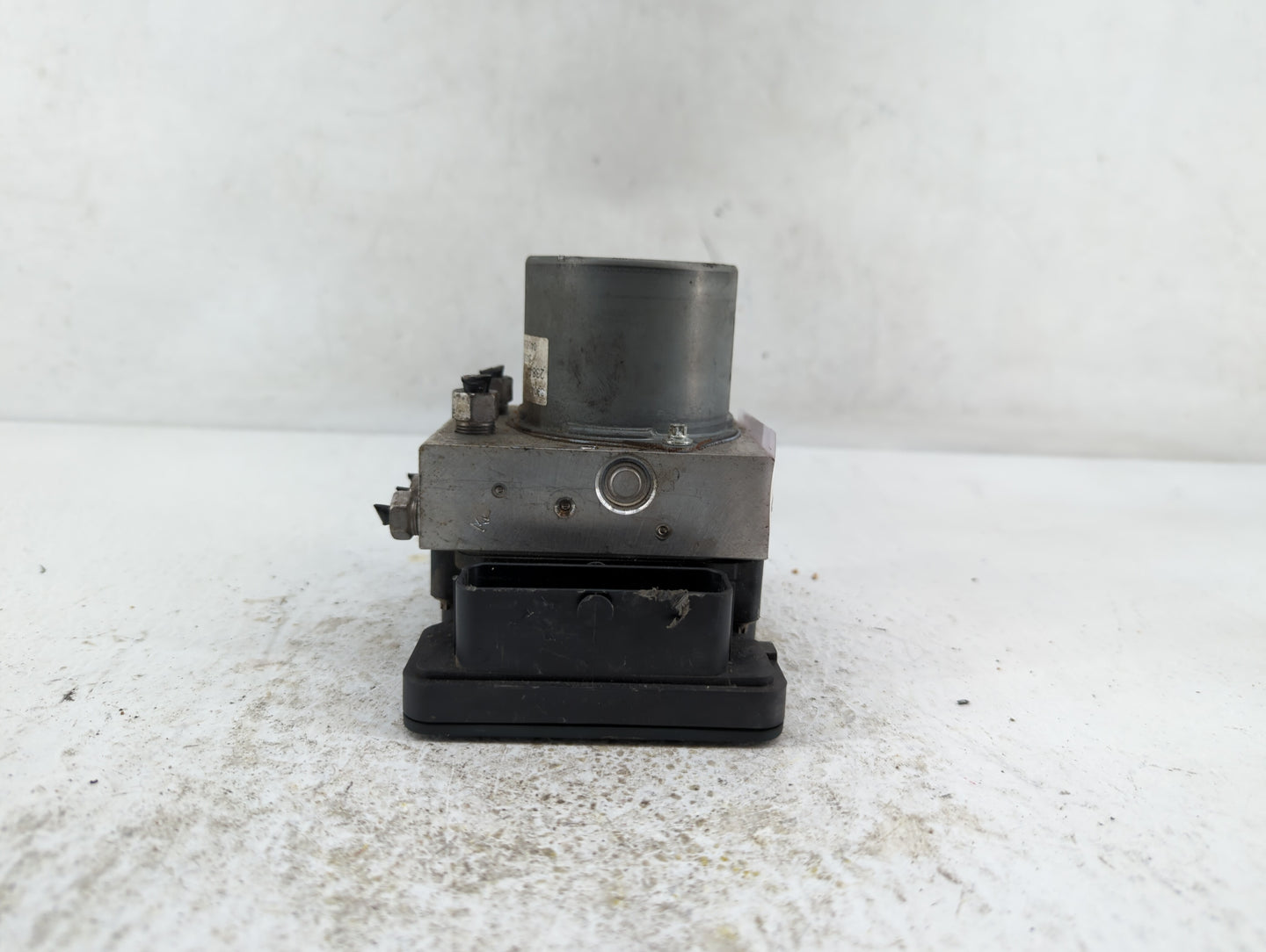 2016 Chevrolet Cruze ABS Pump Control Module Replacement P/N:39042384 39064664 Fits OEM Used Auto Parts - Oemusedautoparts1.
