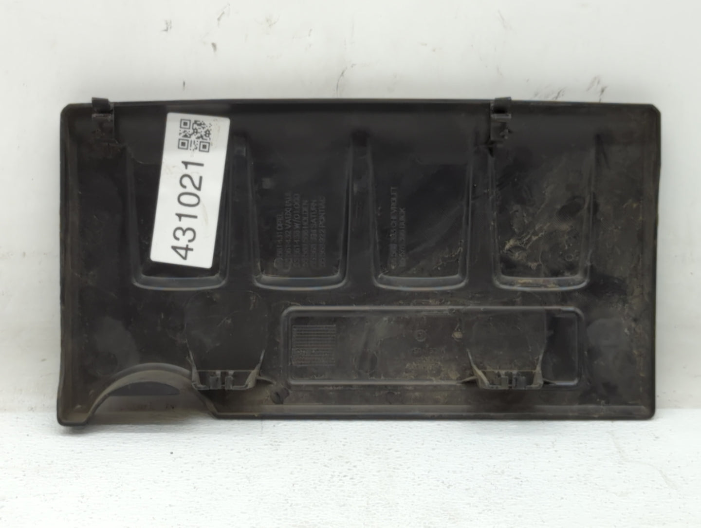 2016 Chevrolet Cruze Engine Cover - Oemusedautoparts1.com