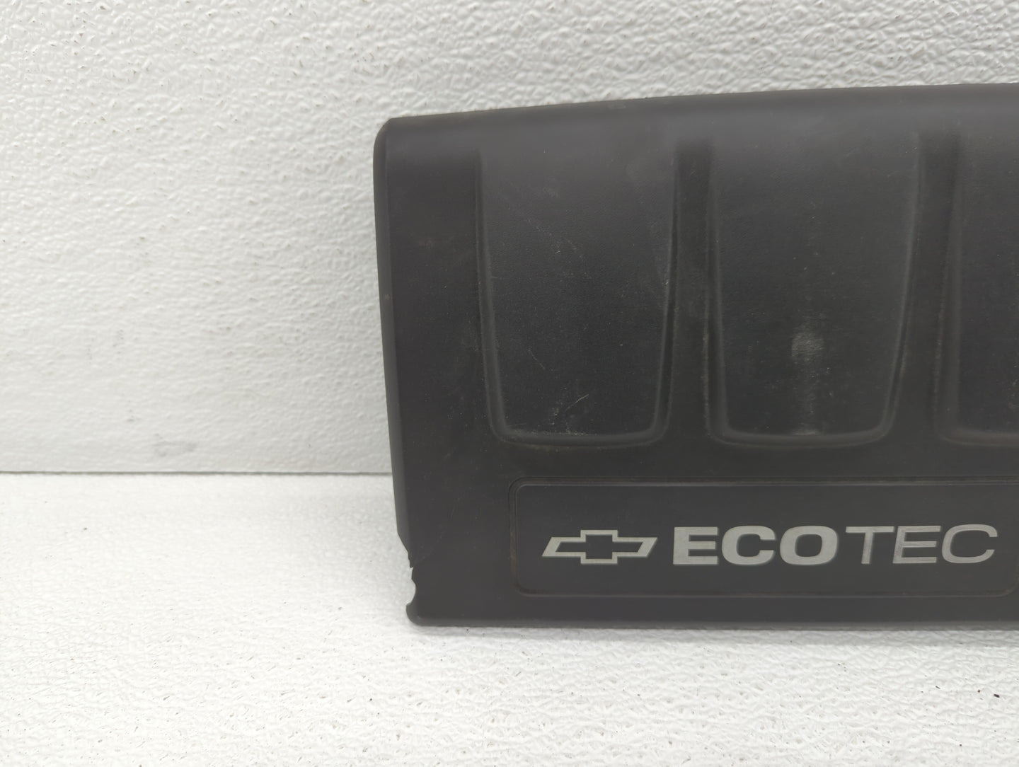2016 Chevrolet Cruze Engine Cover - Oemusedautoparts1.com