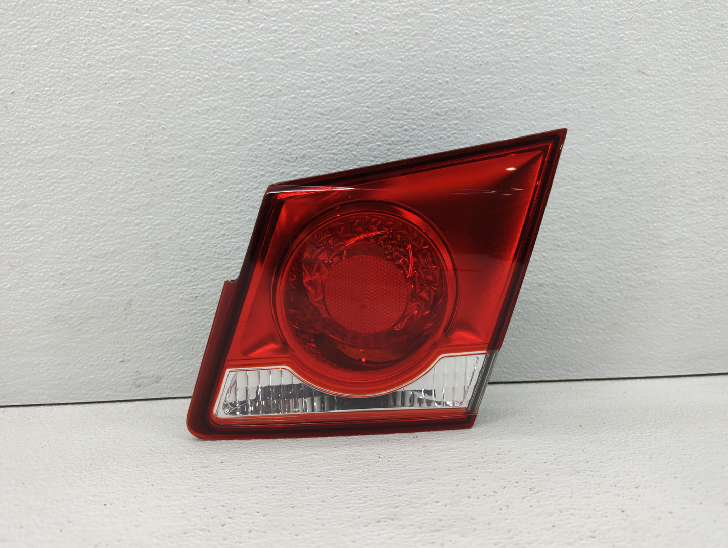 2011-2016 Chevrolet Cruze Tail Light Assembly Passenger Right OEM Fits Fits 2011 2012 2013 2014 2015 2016 OEM Used Auto Part