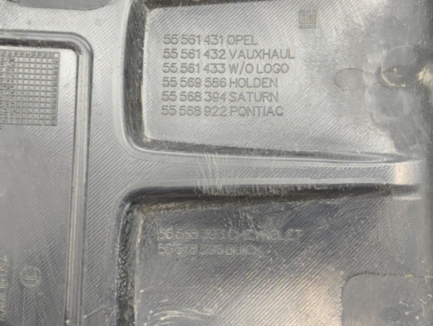 2016 Chevrolet Cruze Engine Cover - Oemusedautoparts1.com
