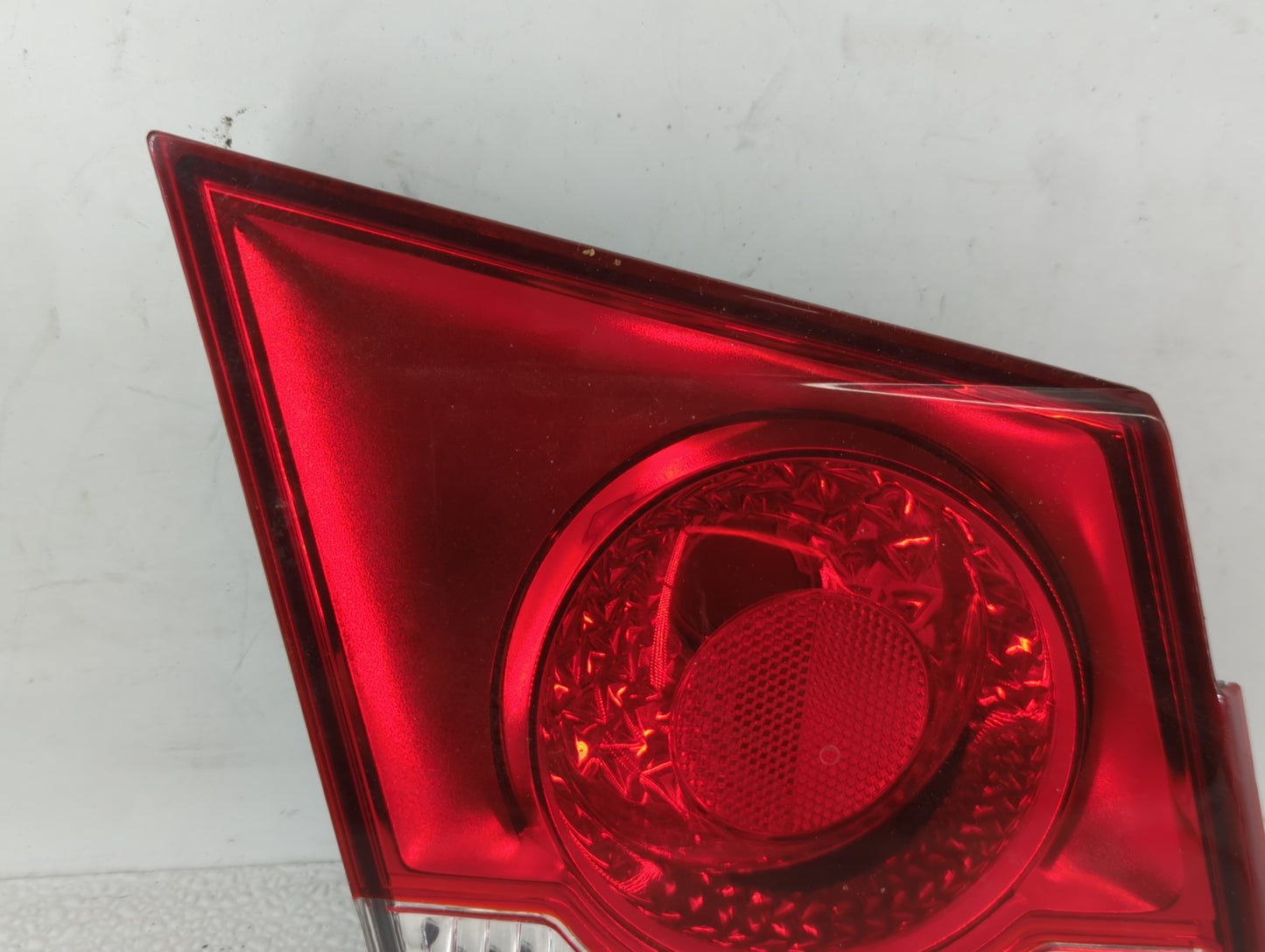 2011-2016 Chevrolet Cruze Tail Light Assembly Driver Left OEM P/N:3057KLCP Fits Fits 2011 2012 2013 2014 2015 2016 OEM Used 