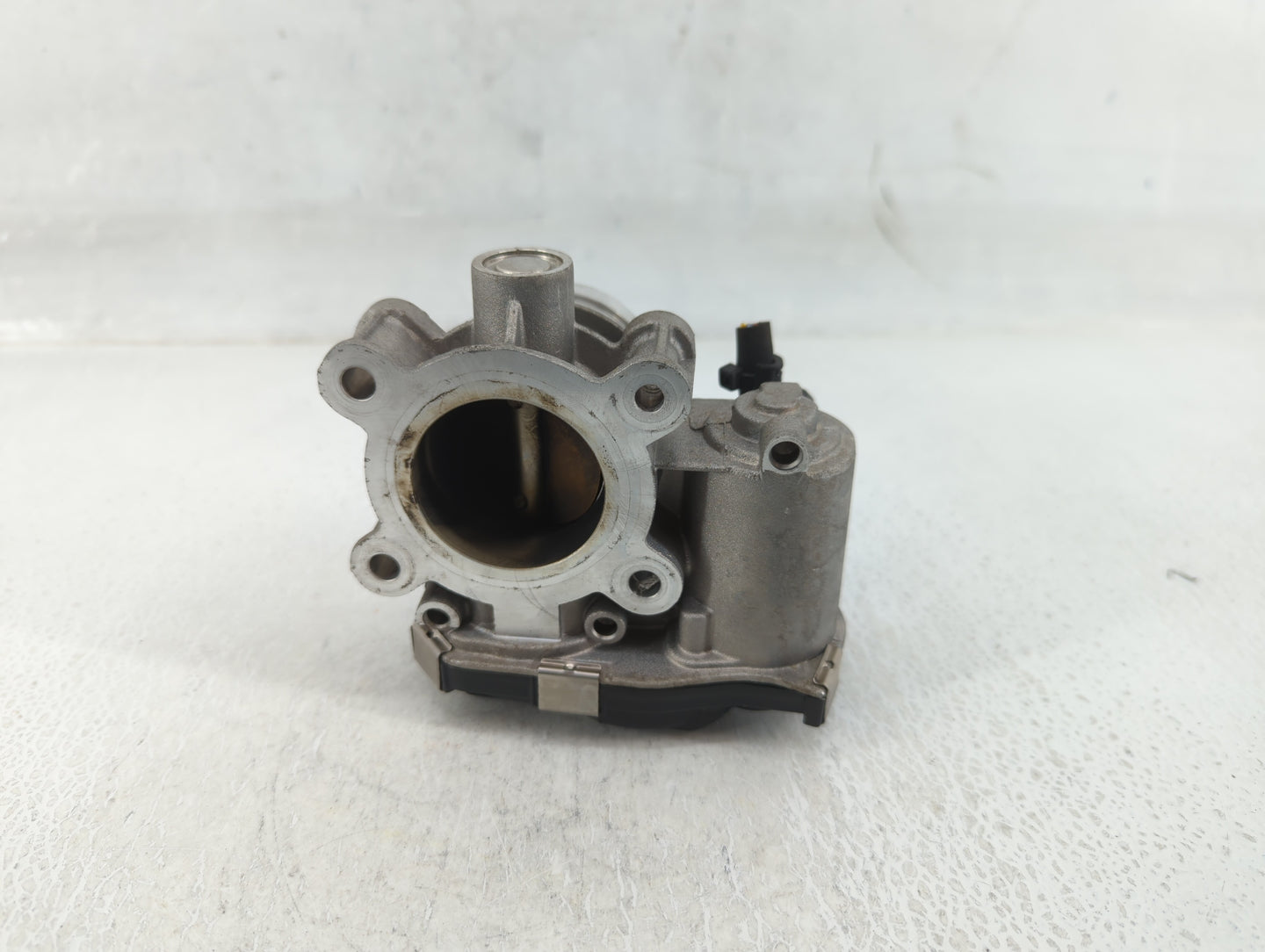2016-2017 Chevrolet Cruze Throttle Body Fits Fits 2016 2017 2018 2019 OEM Used Auto Parts - Oemusedautoparts1.com