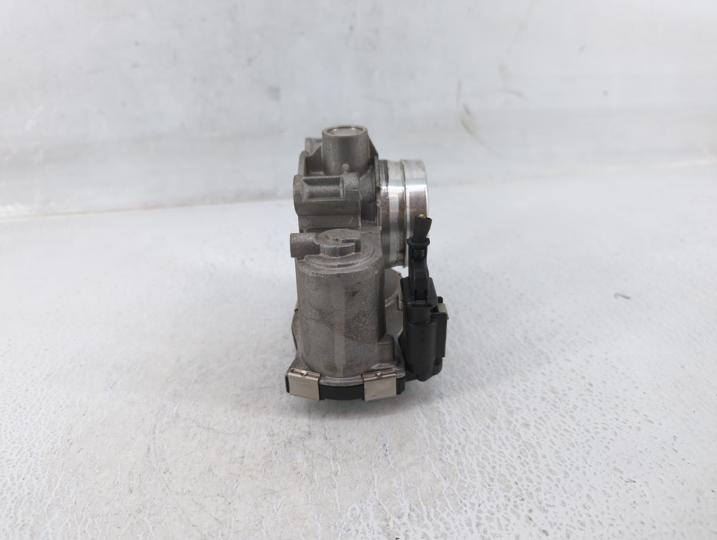 2016-2017 Chevrolet Cruze Throttle Body Fits Fits 2016 2017 2018 2019 OEM Used Auto Parts - Oemusedautoparts1.com