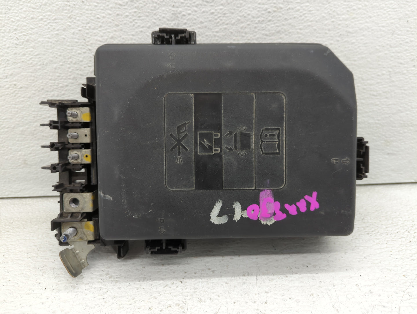 2015-2016 Chevrolet Cruze Fusebox Fuse Box Panel Relay Module Fits Fits 2015 2016 OEM Used Auto Parts - Oemusedautoparts1.co