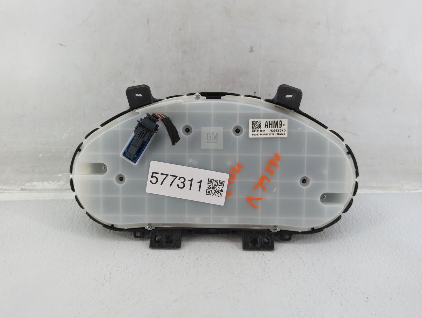 2015-2016 Chevrolet Cruze Instrument Cluster Speedometer Gauges P/N:811511914 42362675 Fits Fits 2015 2016 OEM Used Auto Par