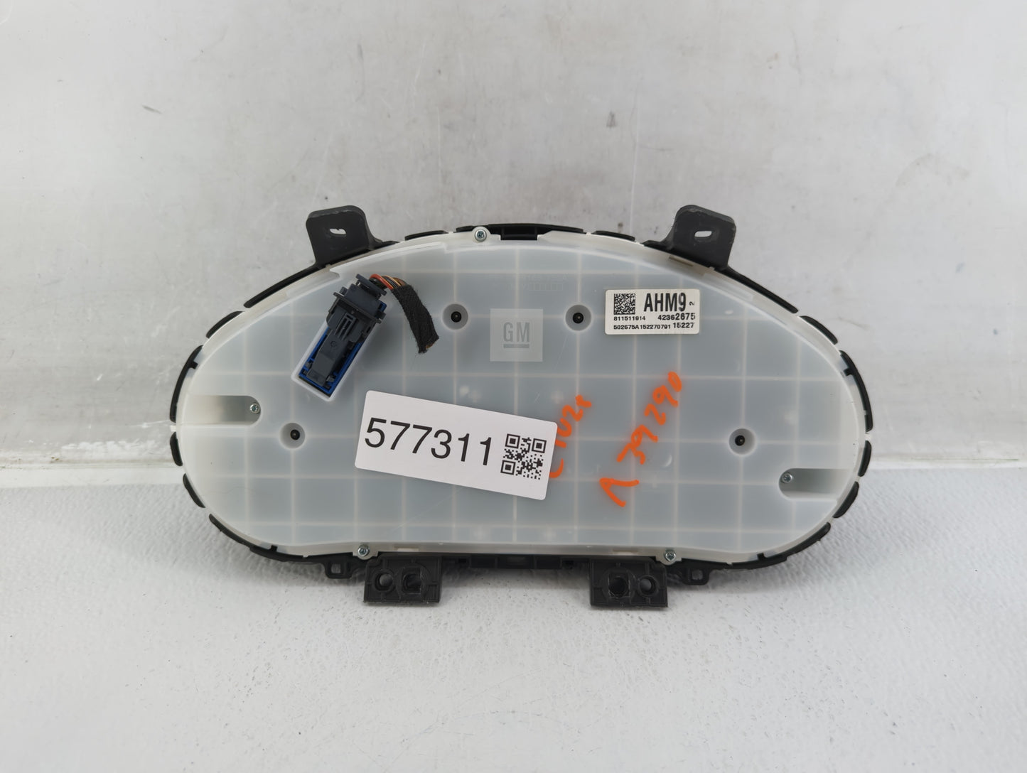 2015-2016 Chevrolet Cruze Instrument Cluster Speedometer Gauges P/N:811511914 42362675 Fits Fits 2015 2016 OEM Used Auto Par