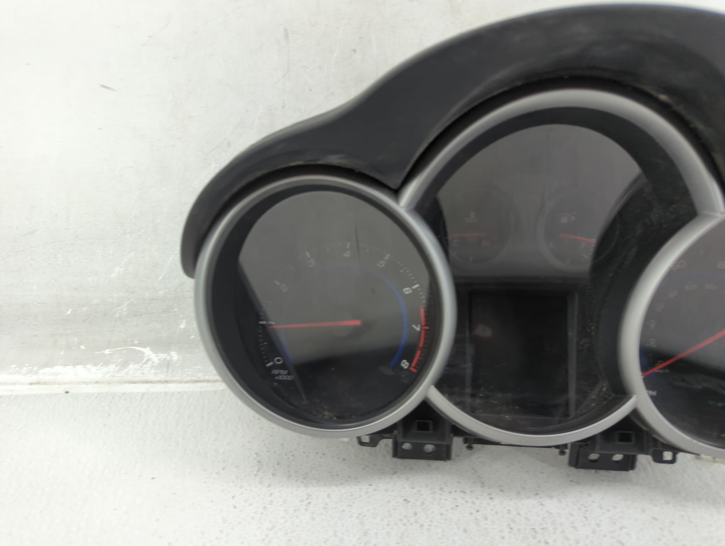 2015-2016 Chevrolet Cruze Instrument Cluster Speedometer Gauges P/N:811511914 42362675 Fits Fits 2015 2016 OEM Used Auto Par