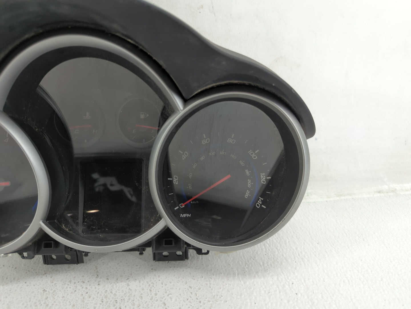2015-2016 Chevrolet Cruze Instrument Cluster Speedometer Gauges P/N:811511914 42362675 Fits Fits 2015 2016 OEM Used Auto Par