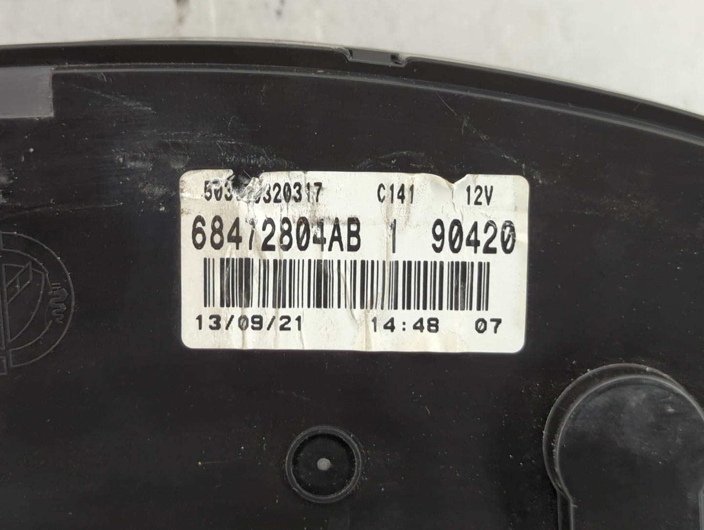 2015-2016 Chevrolet Cruze Instrument Cluster Speedometer Gauges P/N:68472804AB Fits Fits 2015 2016 OEM Used Auto Parts - Oem