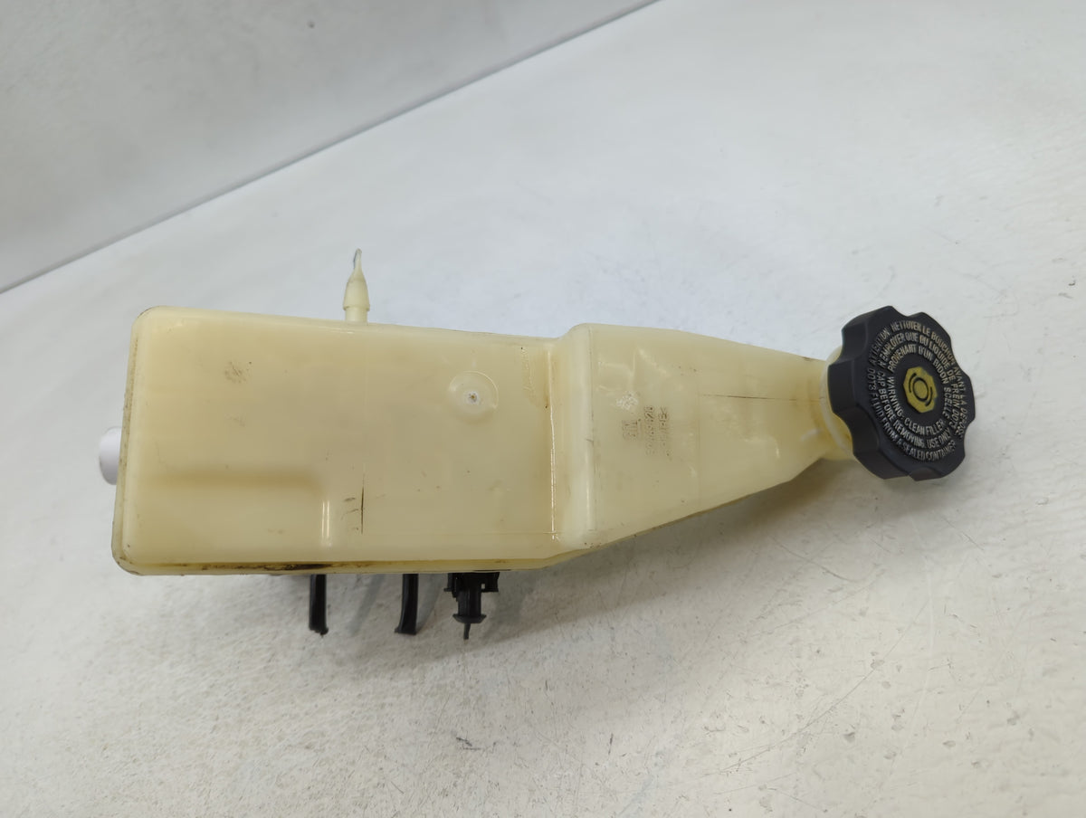 2016-2019 Chevrolet Cruze Brake Master Cylinder 609983 - Oemusedautoparts1.com
