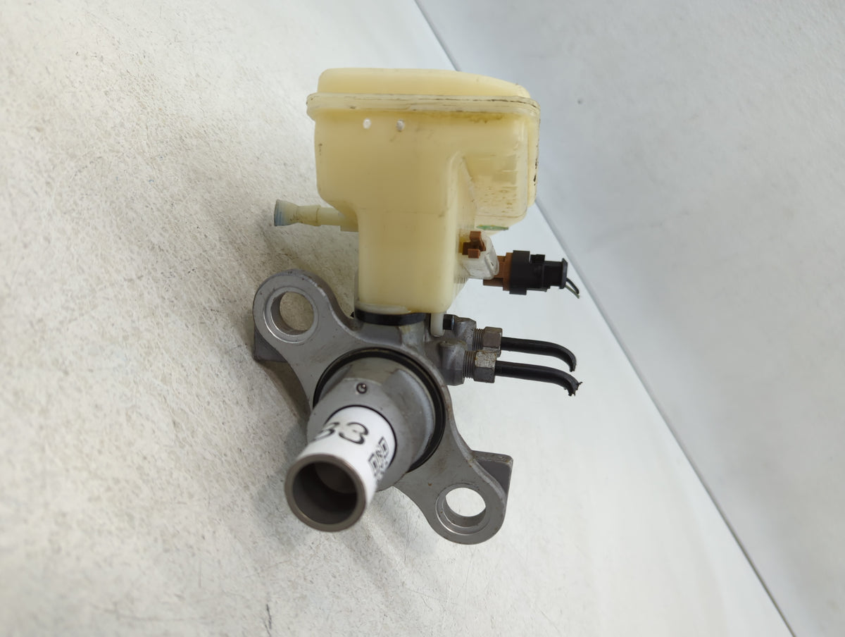 2016-2019 Chevrolet Cruze Brake Master Cylinder 609983 - Oemusedautoparts1.com