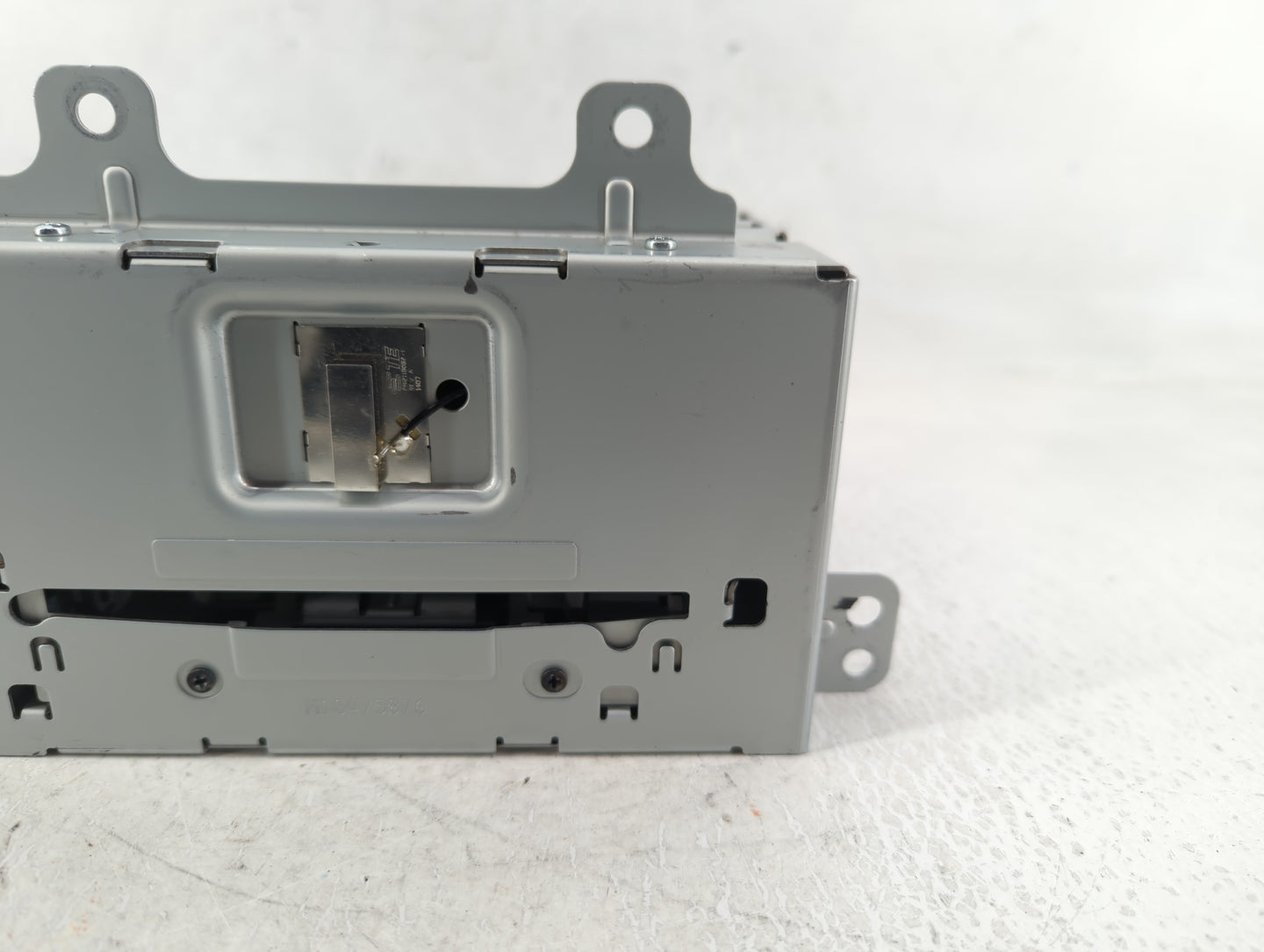 2015-2016 Chevrolet Cruze Am Fm Cd Player Radio Receiver - Oemusedautoparts1.com