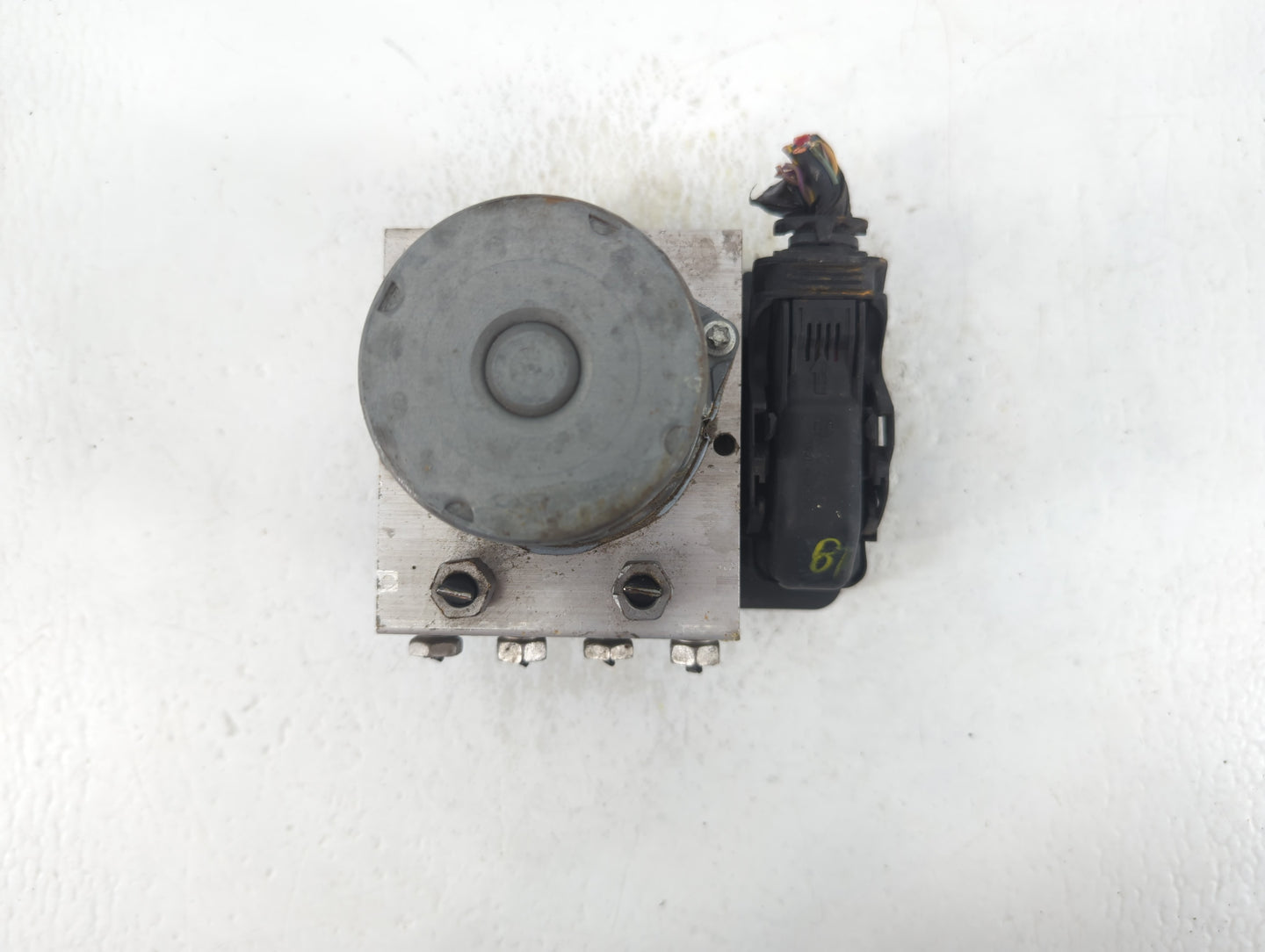 2016 Chevrolet Cruze ABS Pump Control Module Replacement P/N:065055766 Fits OEM Used Auto Parts - Oemusedautoparts1.com