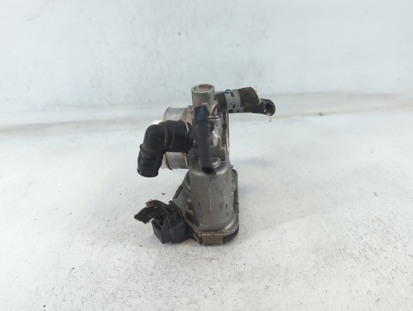 2011-2016 Chevrolet Cruze Throttle Body P/N:55561495 Fits Fits 2009 2010 2011 2012 2013 2014 2015 2016 2017 2018 OEM Used Au